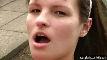 Uma mulher russa no escritório xvídeos pornô anal a fazer sexo com um funcionário com cancro.