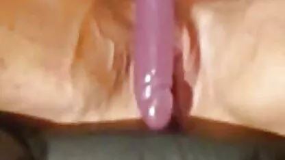Três mulheres bonitas na cama a filme porno dando o cu fazer sexo lésbico inter-racial.