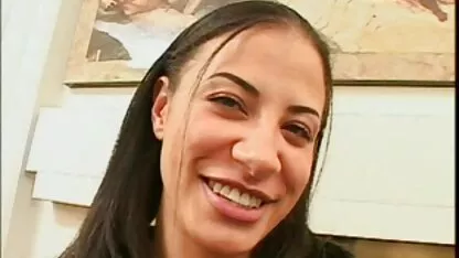 Morena porno brasileiro no cu seduzida na casa de banho um mestre de brutalidade
