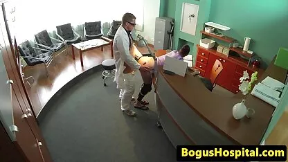 Mulheres maduras com garanhões cabelo curto cum na mãe em vídeo pornô com sexo anal meias usa strapon