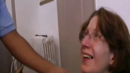 Os vigaristas assed grande em roupa de renda fecha no hotel e ter sexo kid bengala anal sexo com o seu amante