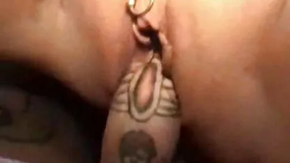 Esta rapariga meteu-se num vídeos pornô anal brasileiro conto de fadas!