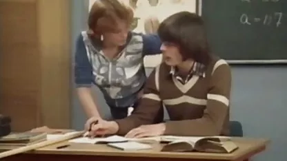 A ver videos pornograficos anal boneca acenou com um rolo grande de calções à frente do namorado e sentou-se na pila com a boca.