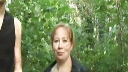 A tia Busty usa duas pilas filme porno anal nacional de borracha no carro sexo e dedos anal e vaginal