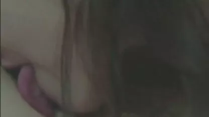 Loira a tirar roupas eróticas e a espalhar a mandala na falta videos de sexo com novinhas anal de um agente.