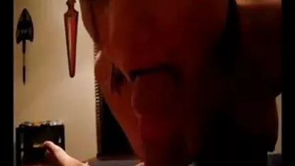 Morena sexo anal desenho de cabelo comprido com uma dança de dança Havai
