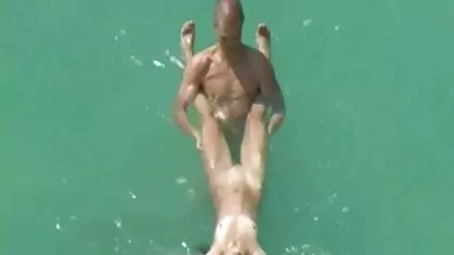 Rapariga magra seduzida pelo vizinho dos seios pono a nal grandes