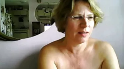 Um estudante decide seduzir um professor que é só pornô anal humilde para o bem do casal