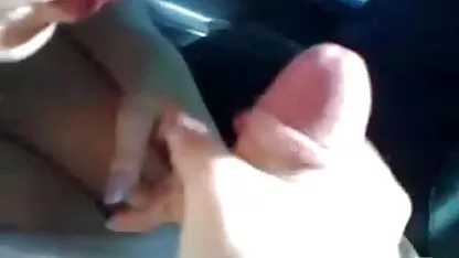 Uma porno anal com idosas loira e o rabo dela estão prontos para serem tocados.