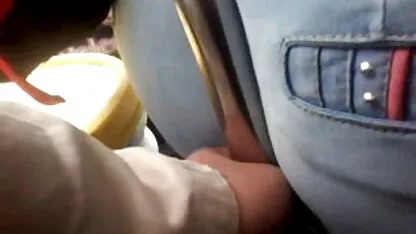 Companheiro de quarto porno anal cu careca a comer Loura pequena com brinquedo e pila no rabo