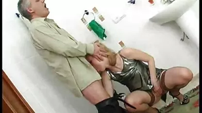 Empregada de porno anal com vivi fernandes mesa de vestido curto despe-se e masturba-se vagina com dedos