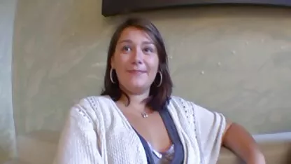 Fingidor a empurrar loira tatuada em frente à porn primeiro anal webcam