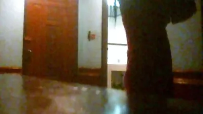 Adolescente com filme porno nacional anal uma tatuagem na borda do lago foi espalhada pelo rabo com óleo