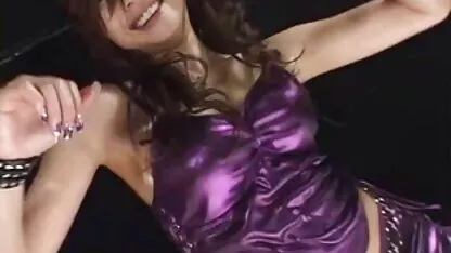 Duas namoradas foram ao casting e chuparam o parafuso do director no hotel. eu quero assistir filme de sexo anal