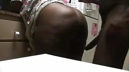 Antes do relacionamento como uma menina, videos de sexo com tripla penetração Raylin Ann usa uma raposa com orelhas amarelas em sua cabeça.