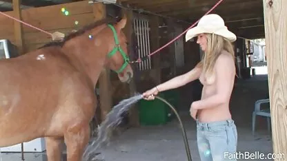 O operador pede às sexo anal filmes grátis raparigas para se masturbarem com um vibrador antes do sexo anal.