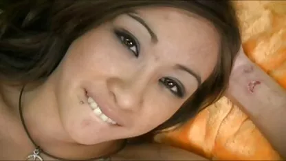 Um homem pôs um Pénis grosso na garganta da mulher e do namorado filme pornográfico anal com seios grandes.