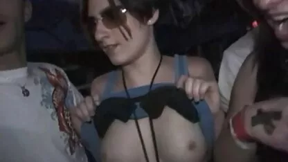 Babe quero ver vídeo pornô anal deu todas as pessoas na linha em seu traseiro glorioso
