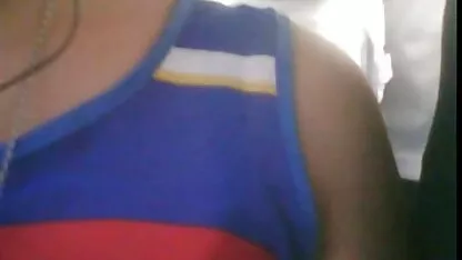 Um homem a videos pornôs anal inserir um membro na Loura cortada e morena Rapada