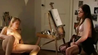 Raparigas negras de cabelo curto mostram filme porno nacional anal corpo nu