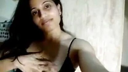 A Ellie vídeo pornô anal grátis Brelsen chupa um jovem e come o Rocco Siffredi.