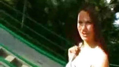 Fingido a comer um homem de gengibre de fato e máscara a um ponto e pornô anal violento baixou o esperma para dentro.