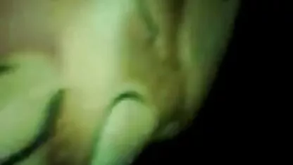 Homem musculado com perita, faz Cunilingus com uma namorada magra. vídeo pornô novinha dando o cu
