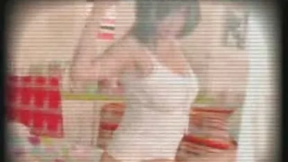 O artista porno anal com pau grande estava a prender os dois jovens fãs.